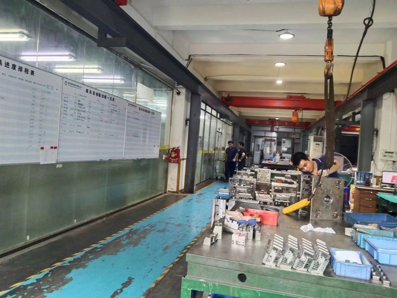 Dongguan JoonPang Plastic Mold Co., Ltd. 제조업체의 생산 라인